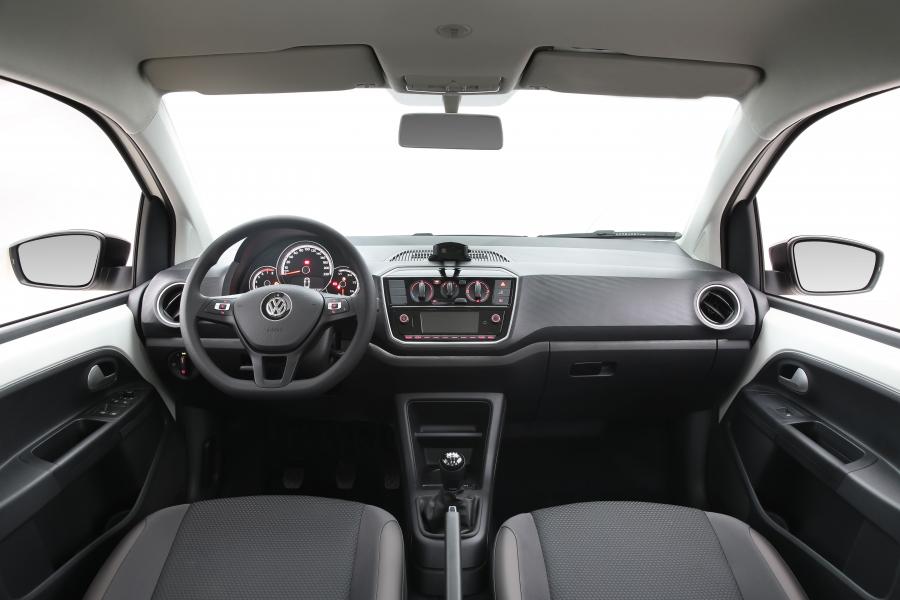 Торпедо Volkswagen up! Connect 2017 года  (LA) (фото 14 из 19)